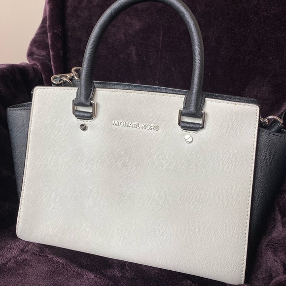 Michael Kors Medium Size Bag - Picture 7 of 13